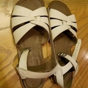 Saltwater sandals size 7